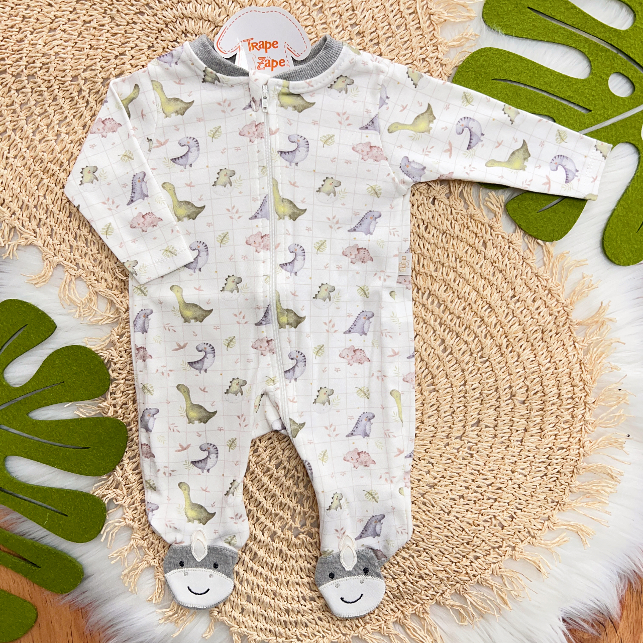 Macacão de Malha com Abertura em Zíper e pézinho bordado Dinos Babys - Off White e Mescla